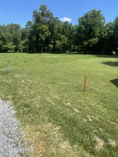 325 Waters Rd, Maryville, TN 37803