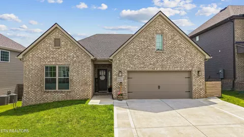 8822 Yellow Aster Rd, Knoxville, TN 37931