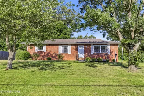 4620 Robinhood Cir, Strawberry Plains, TN 37871