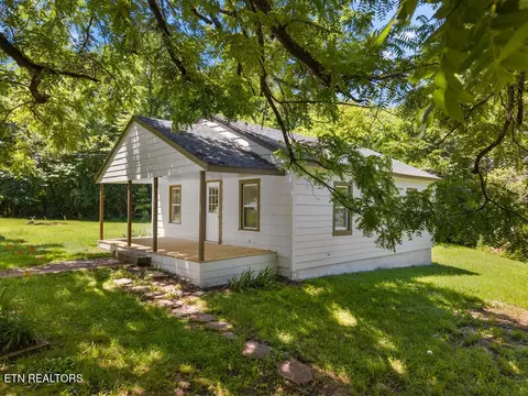 10310 Stiles Ln, Kodak, TN 37764