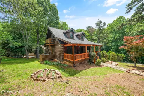 1408 Tomahawk Tr, Maryville, TN 37801