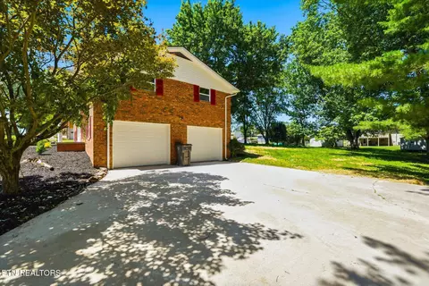 Exterior - 428 Phyllis Cir, Talbott, TN 37877 photo 5 of 7