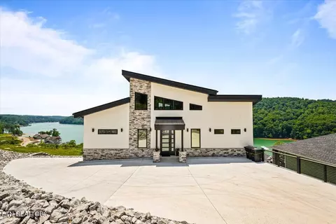 502 Cameron Loop Ln, La Follette, TN 37766