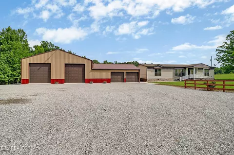 2734 Blaylock Rd, Crossville, TN 38572