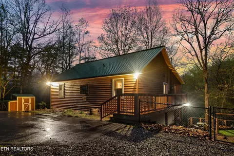 1544 Deer Browse Way, Sevierville, TN 37876
