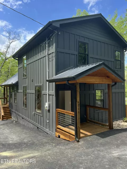 4016 Dollys Dr, Sevierville, TN 37876