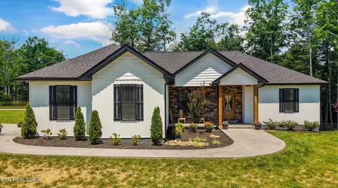 738 Toomey Falls Rd, Oneida, TN 37841