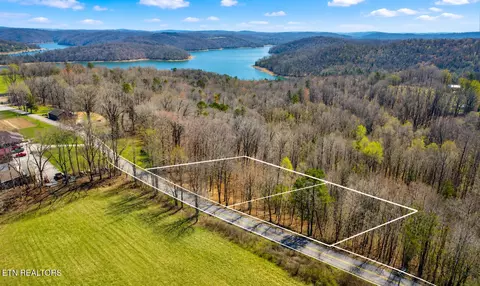 4160 Demory Rd, La Follette, TN 37766