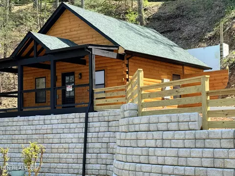 1026 Black Bear Cub Way #1, Sevierville, TN 37862