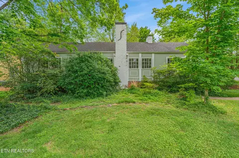 726 Scenic Dr, Knoxville, TN 37919