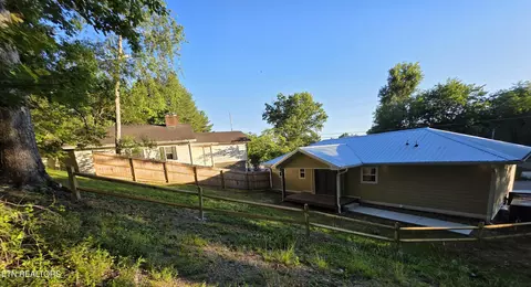 Exterior - 590 Litton Rd, Oneida, TN 37841 photo 6 of 12