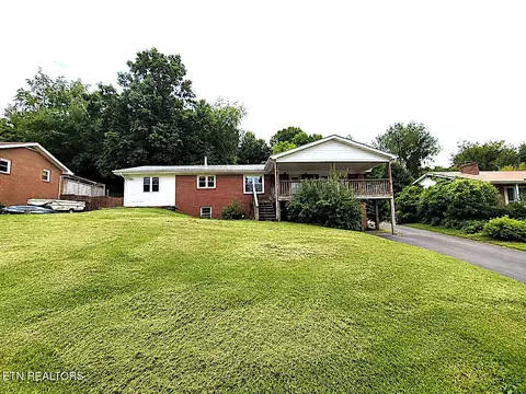 228 Smiley Cir, Blountville, TN 37617