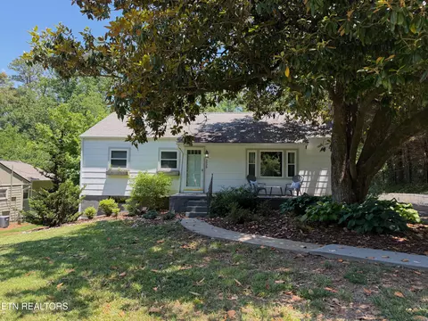 3929 Forest Glen Dr, Knoxville, TN 37919