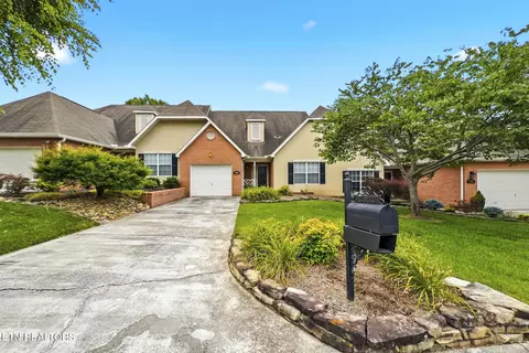 2605 Knob Creek Ln, Knoxville, TN 37912