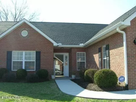 422 Woodlawn Gardens Way, Knoxville, TN 37920