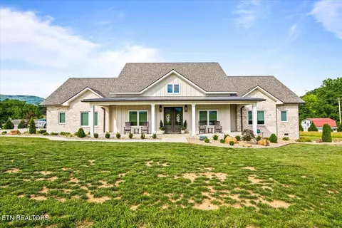 195 Grandview Ln, Jacksboro, TN 37757