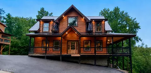 462 Loop Rd, Gatlinburg, TN 37738