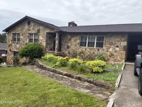 119 Mountain View Rd, Jacksboro, TN 37757