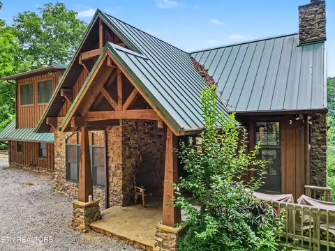 836 835 Jacks Bluff Rd, New Tazewell, TN 37825
