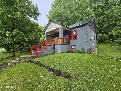 160 Old Fincastle Rd, Rose Hill, VA 24281