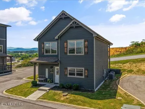 1654 Veterans Blvd #1, Sevierville, TN 37876