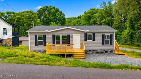 580 Woodlawn Ave, Newport, TN 37821