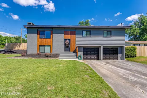 101 Wayne Pl, Oak Ridge, TN 37830