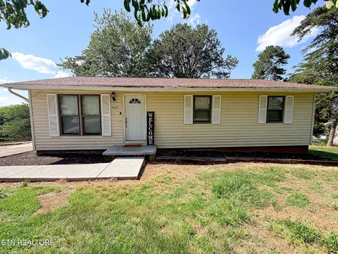 922 Pine Street St, Seymour, TN 37865
