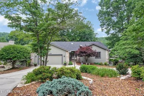 120 Chatham Ln, Crossville, TN 38558