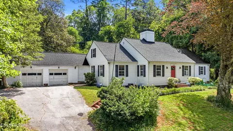 1208 S Chilhowee Dr, Knoxville, TN 37914