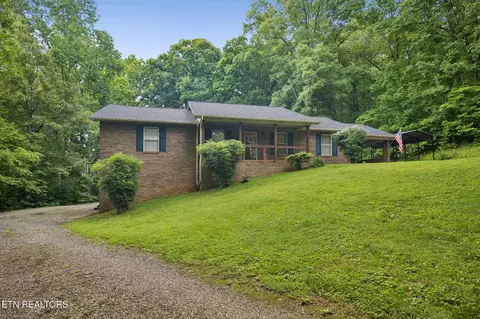 4320 Strong Rd, Mascot, TN 37806