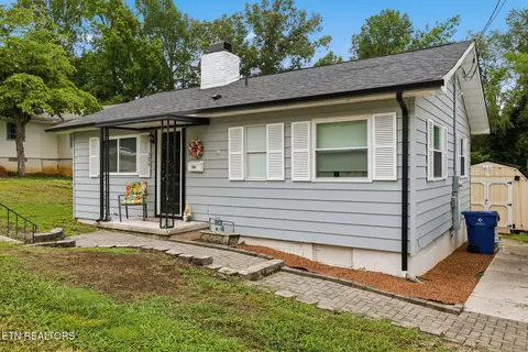 126 Kentucky Ave, Oak Ridge, TN 37830