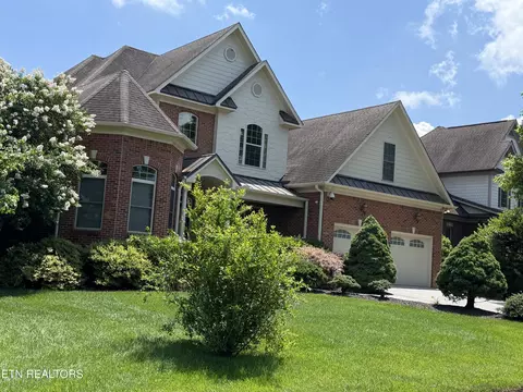 9700 Collier Pass Ln, Knoxville, TN 37922