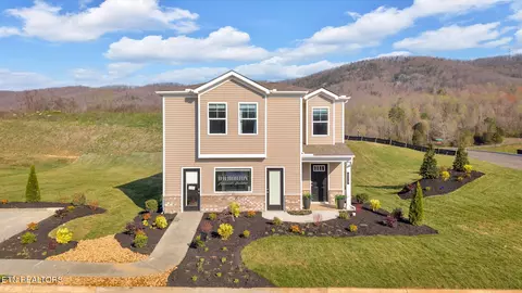 112 S Blissful Meadows Dr, Harriman, TN 37748