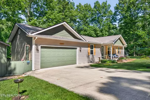 6610 Topez Dr, Crossville, TN 38572