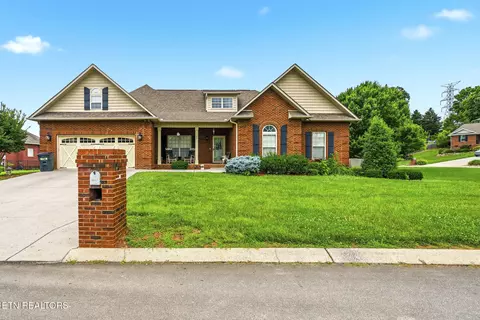 3047 S Hampton Way, Maryville, TN 37803