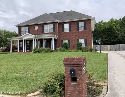 1145 Paxton Dr, Knoxville, TN 37918