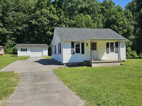 1341 Blockhouse Valley Rd, Clinton, TN 37716