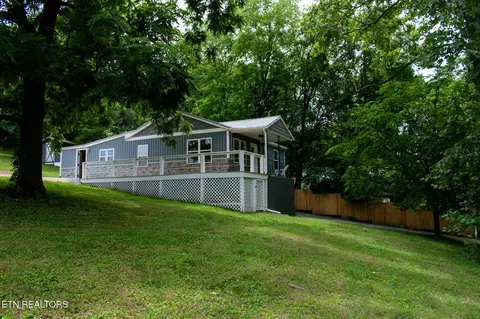 305 Augusta Ave, Maryville, TN 37804