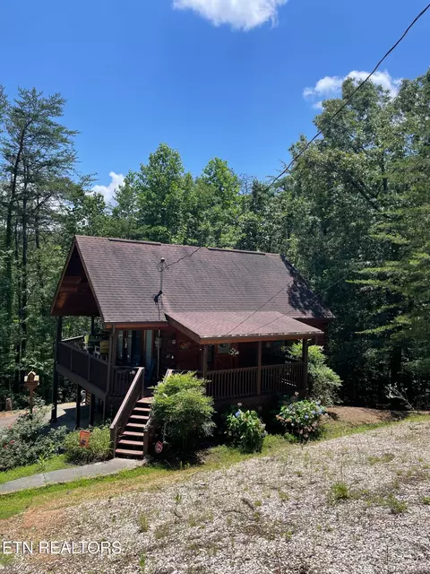 3447 Dogwood Cir, Pigeon Forge, TN 37863