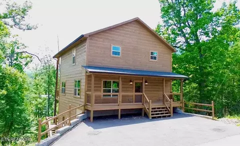 1704 Bear View Rd, Sevierville, TN 37876