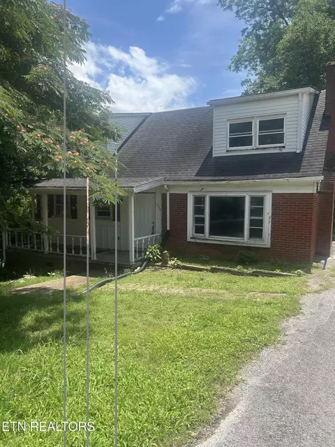 900 W 2nd Ave, Lenoir City, TN 37771