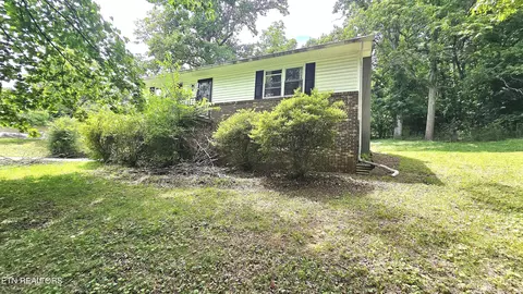 121 Shady Ln, Harriman, TN 37748