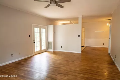 1728 Stone Hedge Dr, Knoxville, TN 37909