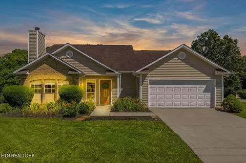 308 Silo Dr, Lenoir City, TN 37772