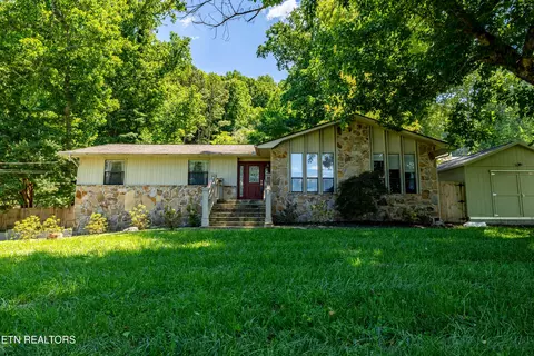 6704 Ottari Dr, Knoxville, TN 37918