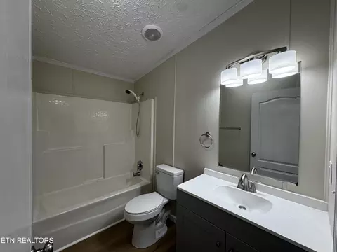5001 Buffat Mill Rd, Knoxville, TN 37914