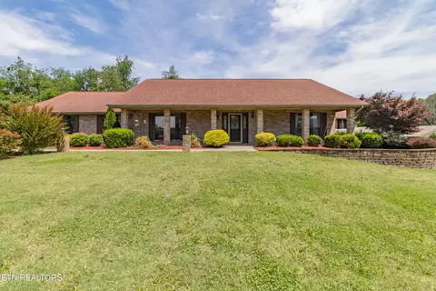 1525 Double D Dr, Sevierville, TN 37876