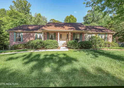 105 Claymore Ln, Oak Ridge, TN 37830