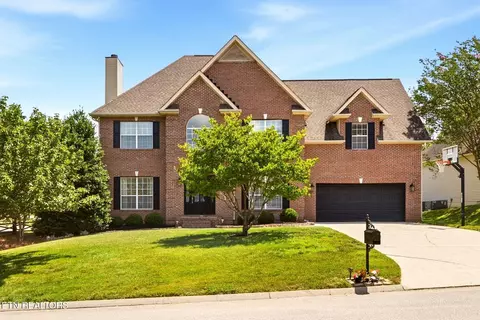 2040 Saint Gregorys Ct, Knoxville, TN 37931